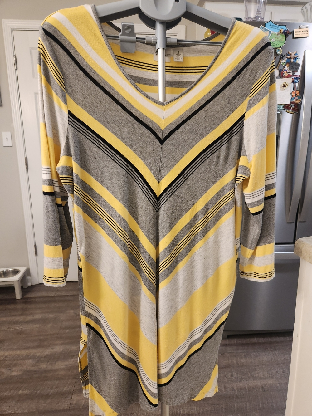 V-Neck Chevron Midi Dress in Yellow and Gray